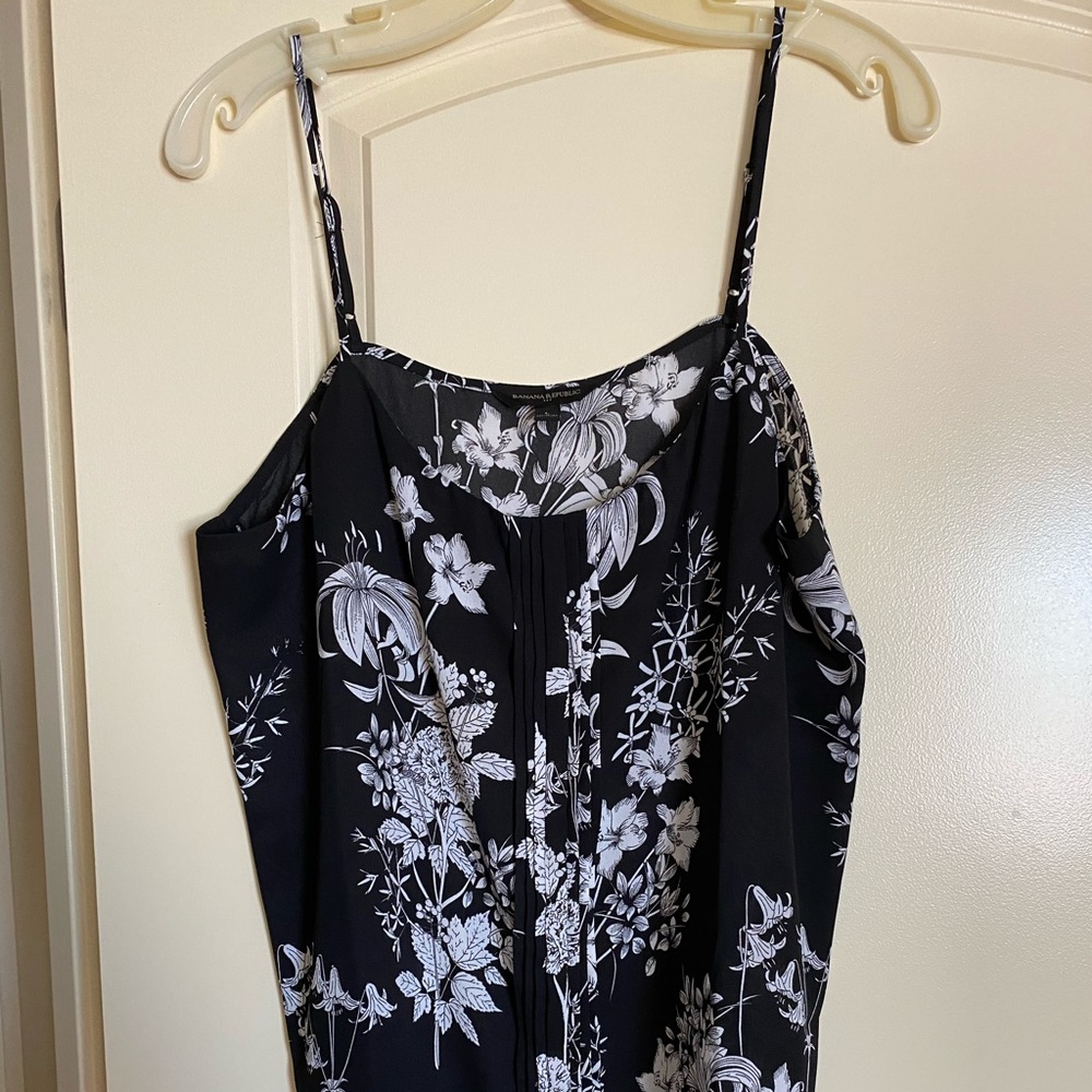 Banana Republic Tank with pleated front size L